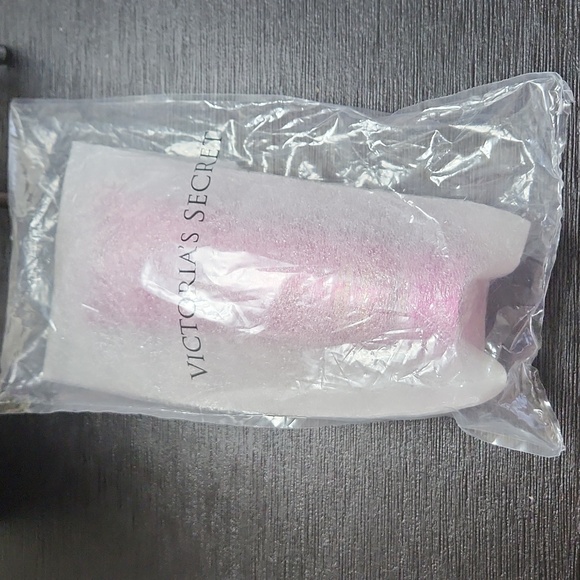 Victoria's Secret Limited Edition Fuchsia Fantasy Body Lotion - Picture 3 of 4